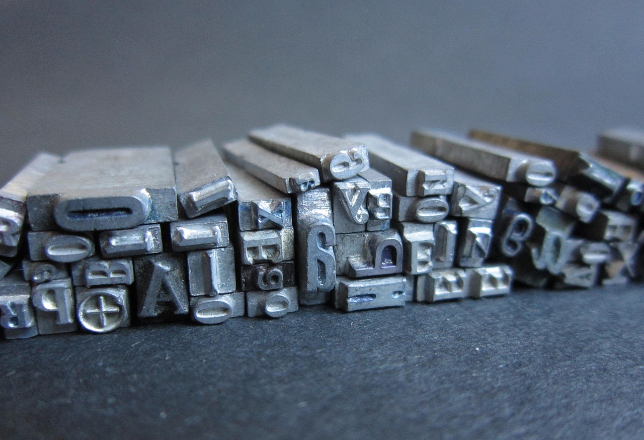 Kaip efektyviai rašyti ir platinti pranešimus spaudai: praktinis vadovas verslui ir organizacijoms